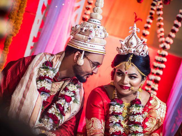 Shounak and Mohana&apos;s wedding in Cachar, Assam 22