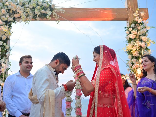 Anushka and Manish&apos;s wedding in North Goa, Goa 4