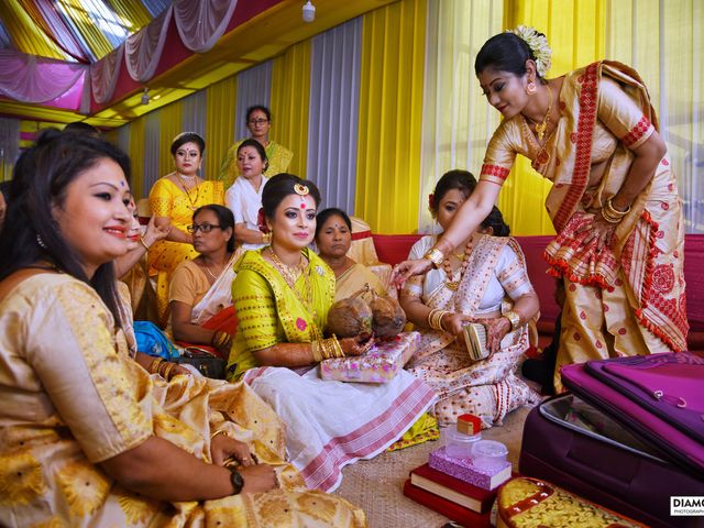Mandipan and Lipika&apos;s wedding in Nagaon, Assam 13