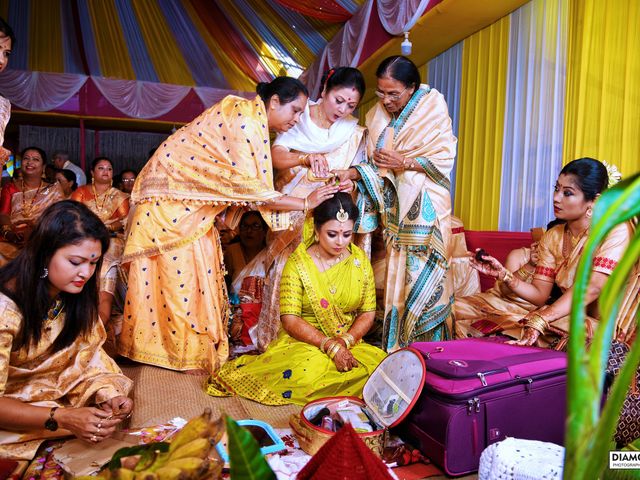 Mandipan and Lipika&apos;s wedding in Nagaon, Assam 22