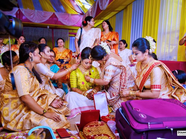 Mandipan and Lipika&apos;s wedding in Nagaon, Assam 33