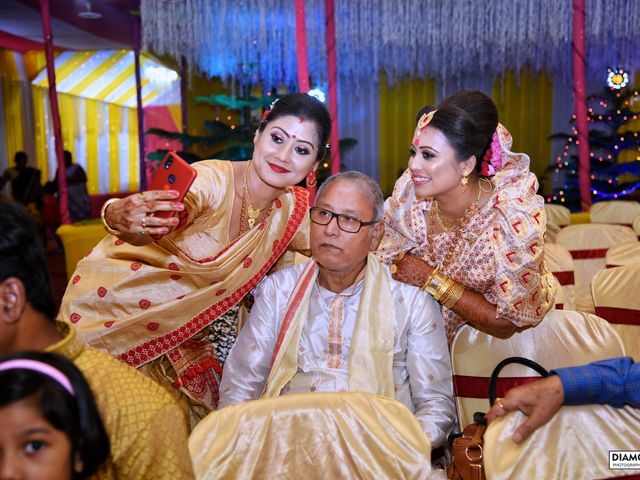 Mandipan and Lipika&apos;s wedding in Nagaon, Assam 38
