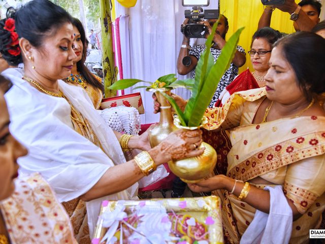 Mandipan and Lipika&apos;s wedding in Nagaon, Assam 41