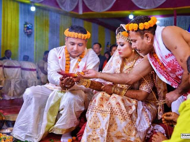 Mandipan and Lipika&apos;s wedding in Nagaon, Assam 59