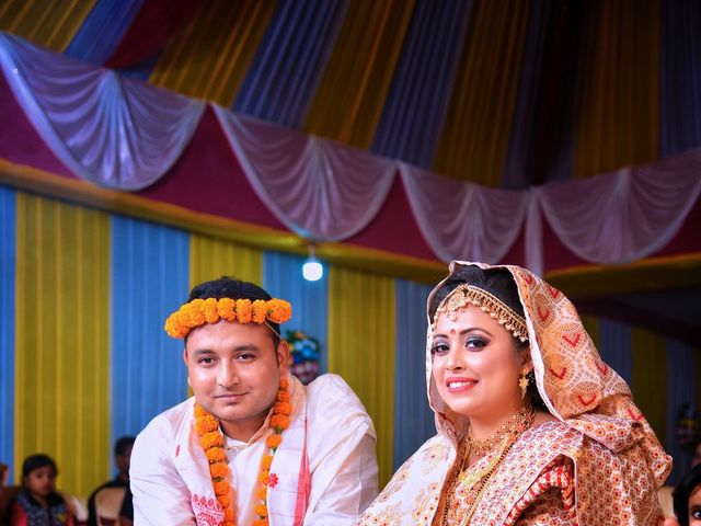 Mandipan and Lipika&apos;s wedding in Nagaon, Assam 62