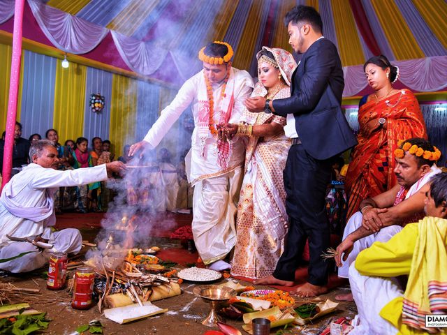 Mandipan and Lipika&apos;s wedding in Nagaon, Assam 65