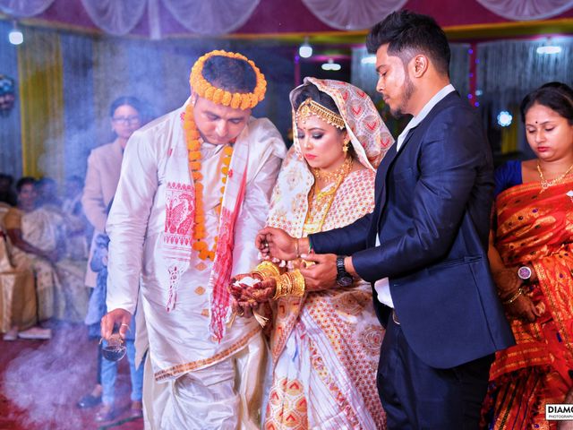 Mandipan and Lipika&apos;s wedding in Nagaon, Assam 66