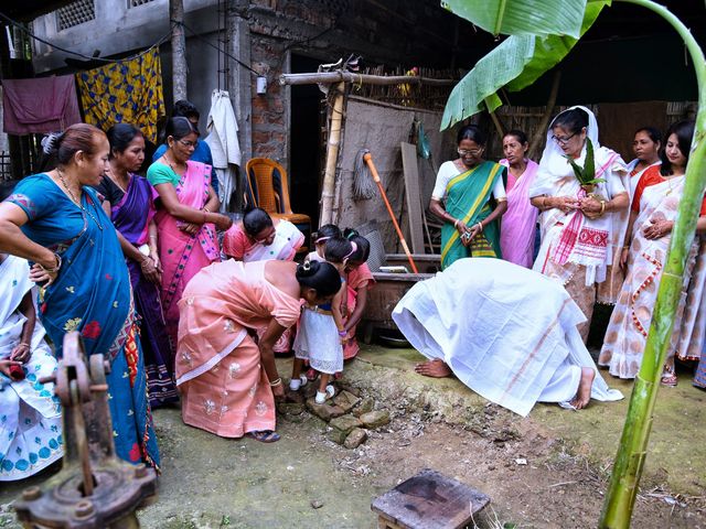 Mandipan and Lipika&apos;s wedding in Nagaon, Assam 82