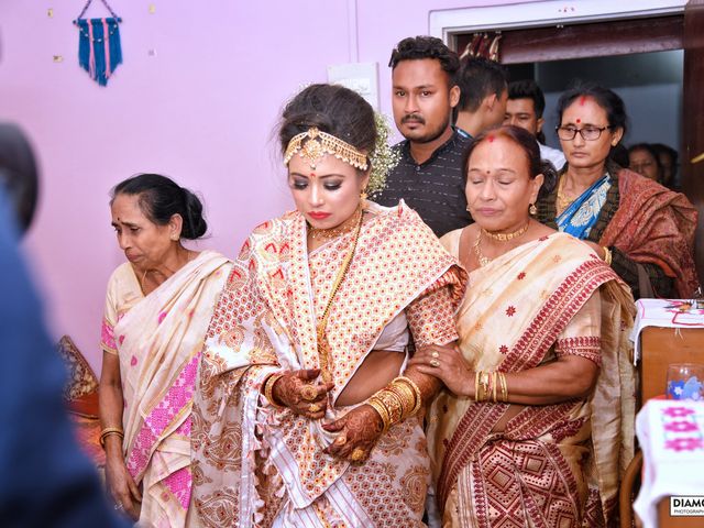 Mandipan and Lipika&apos;s wedding in Nagaon, Assam 98