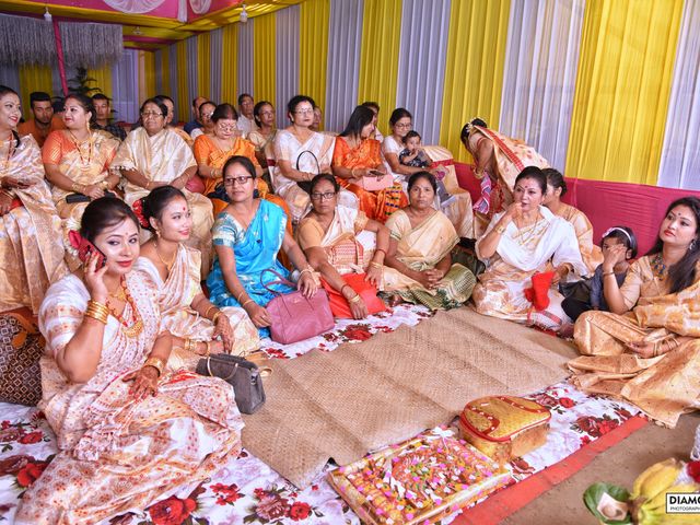 Mandipan and Lipika&apos;s wedding in Nagaon, Assam 101