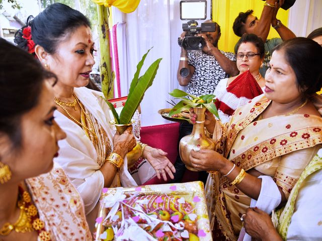 Mandipan and Lipika&apos;s wedding in Nagaon, Assam 103