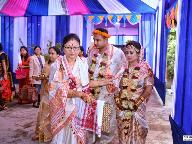 Mandipan and Lipika&apos;s wedding in Nagaon, Assam 116