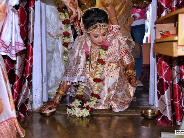 Mandipan and Lipika&apos;s wedding in Nagaon, Assam 117