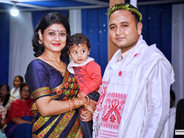 Mandipan and Lipika&apos;s wedding in Nagaon, Assam 124