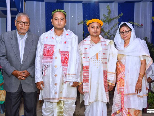 Mandipan and Lipika&apos;s wedding in Nagaon, Assam 127