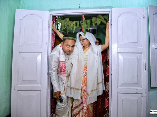 Mandipan and Lipika&apos;s wedding in Nagaon, Assam 131