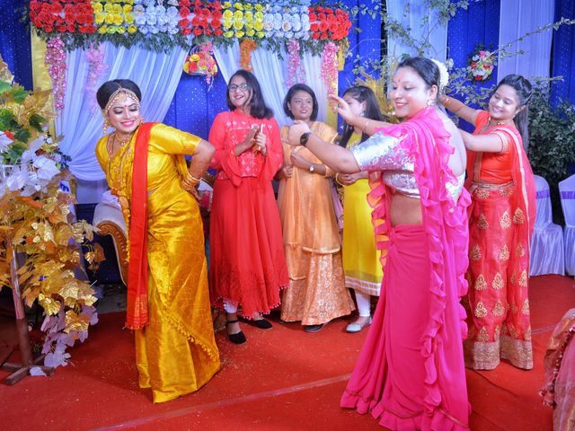 Mandipan and Lipika&apos;s wedding in Nagaon, Assam 144