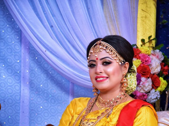 Mandipan and Lipika&apos;s wedding in Nagaon, Assam 148