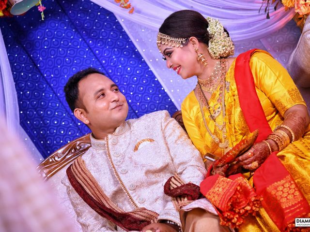 Mandipan and Lipika&apos;s wedding in Nagaon, Assam 150