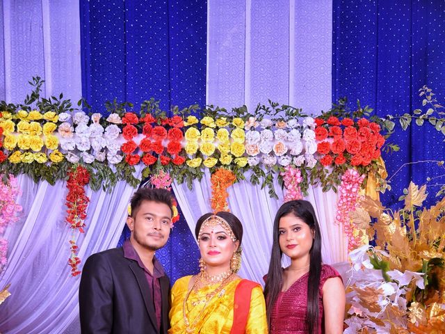 Mandipan and Lipika&apos;s wedding in Nagaon, Assam 183