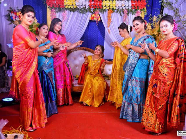 Mandipan and Lipika&apos;s wedding in Nagaon, Assam 188