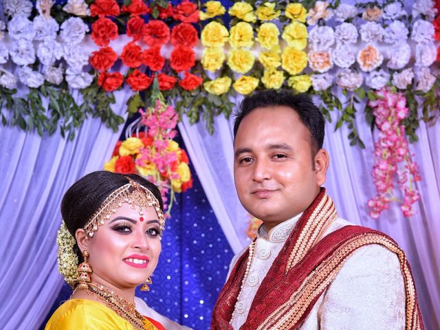 Mandipan and Lipika&apos;s wedding in Nagaon, Assam 194