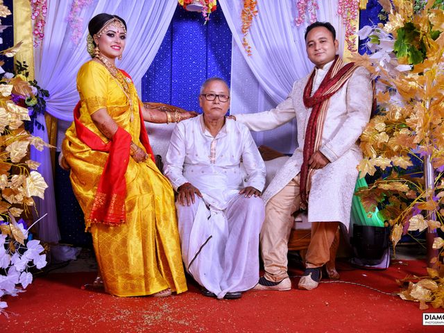 Mandipan and Lipika&apos;s wedding in Nagaon, Assam 200