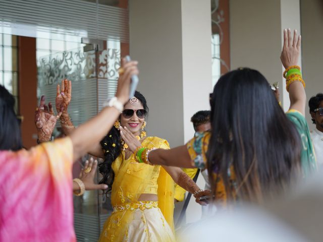 Priyam and Surbhi&apos;s wedding in Mancherial, Telangana 5