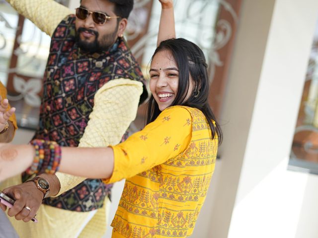 Priyam and Surbhi&apos;s wedding in Mancherial, Telangana 15