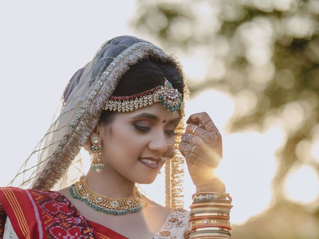 Pruthvi and Priya's wedding in Ahmedabad, Gujarat 7