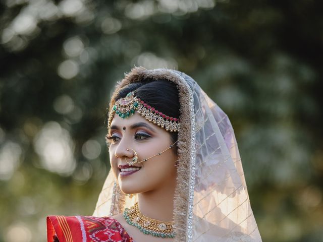 Pruthvi and Priya's wedding in Ahmedabad, Gujarat 8