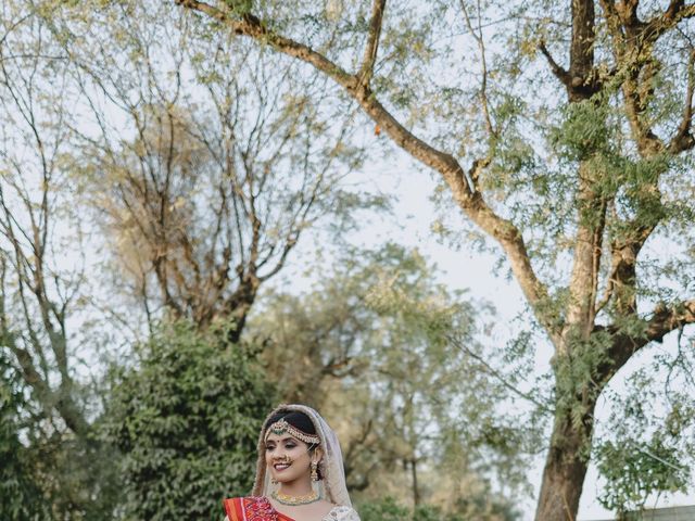 Pruthvi and Priya's wedding in Ahmedabad, Gujarat 10