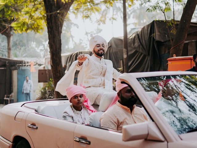 Prachi and Kishan's wedding in Mumbai, Maharashtra 27