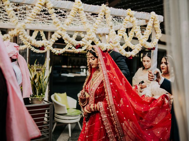 Prachi and Kishan's wedding in Mumbai, Maharashtra 32