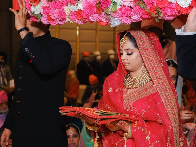 Sakshi and Abhaysheraz's wedding in Solan, Himachal Pradesh 9