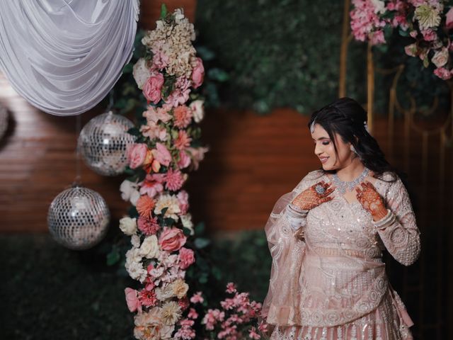 Akansha and Vaibav's wedding in Lucknow, Uttar Pradesh 14