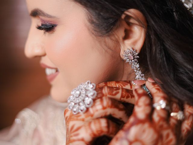Akansha and Vaibav's wedding in Lucknow, Uttar Pradesh 15