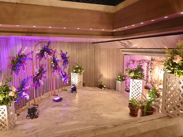 Akansha and Vaibav's wedding in Lucknow, Uttar Pradesh 28