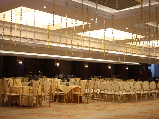 Akansha and Vaibav's wedding in Lucknow, Uttar Pradesh 30