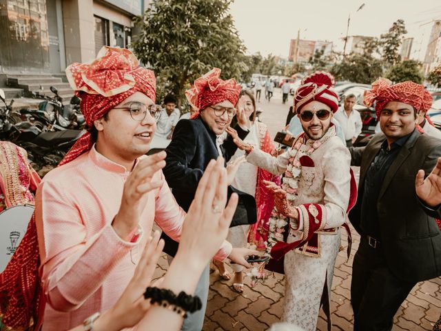 Rishabh and Kavita&apos;s wedding in Mumbai, Maharashtra 66