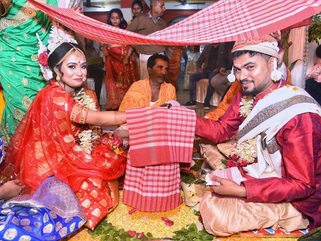 Sunali and Jayanta&apos;s wedding in Nagaon, Assam 73