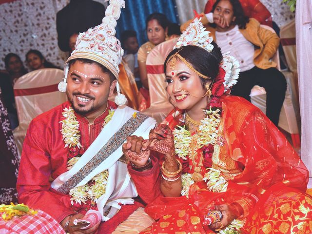 Sunali and Jayanta&apos;s wedding in Nagaon, Assam 79