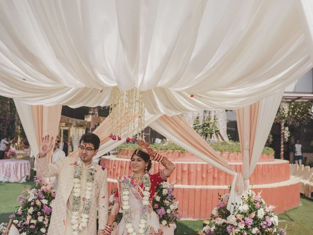 adi and aayushi's wedding in Kolkata, West Bengal 17