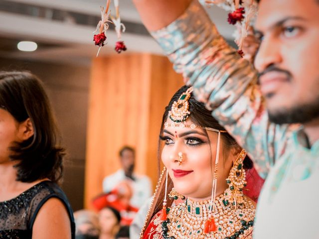 Varsha Khade and Ujjawal&apos;s wedding in Jabalpur, Madhya Pradesh 14