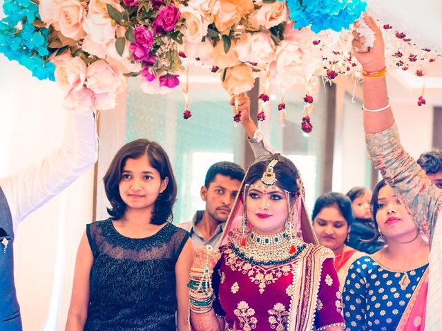 Varsha Khade and Ujjawal&apos;s wedding in Jabalpur, Madhya Pradesh 15