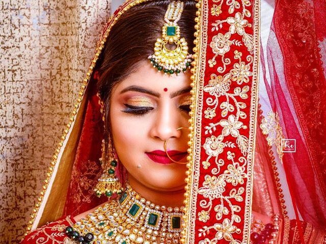 Varsha Khade and Ujjawal&apos;s wedding in Jabalpur, Madhya Pradesh 11