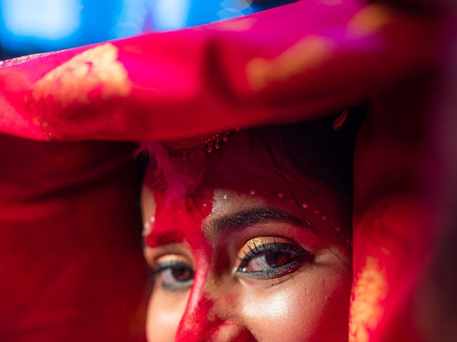 Madhuparna and Sayan's wedding in North 24 Parganas, West Bengal 5