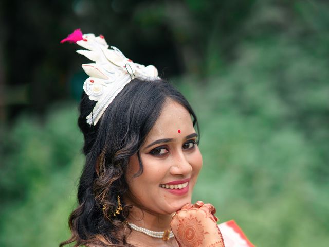 Madhuparna and Sayan's wedding in North 24 Parganas, West Bengal 6