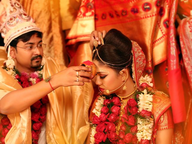 Souvonik Mandal and Debarati Sarkar&apos;s wedding in Kolkata, West Bengal 15