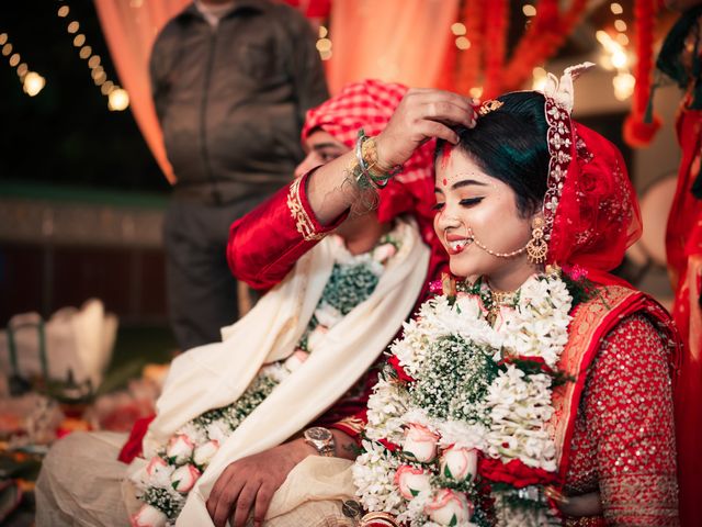 Rituraj and Ankita's wedding in North 24 Parganas, West Bengal 14